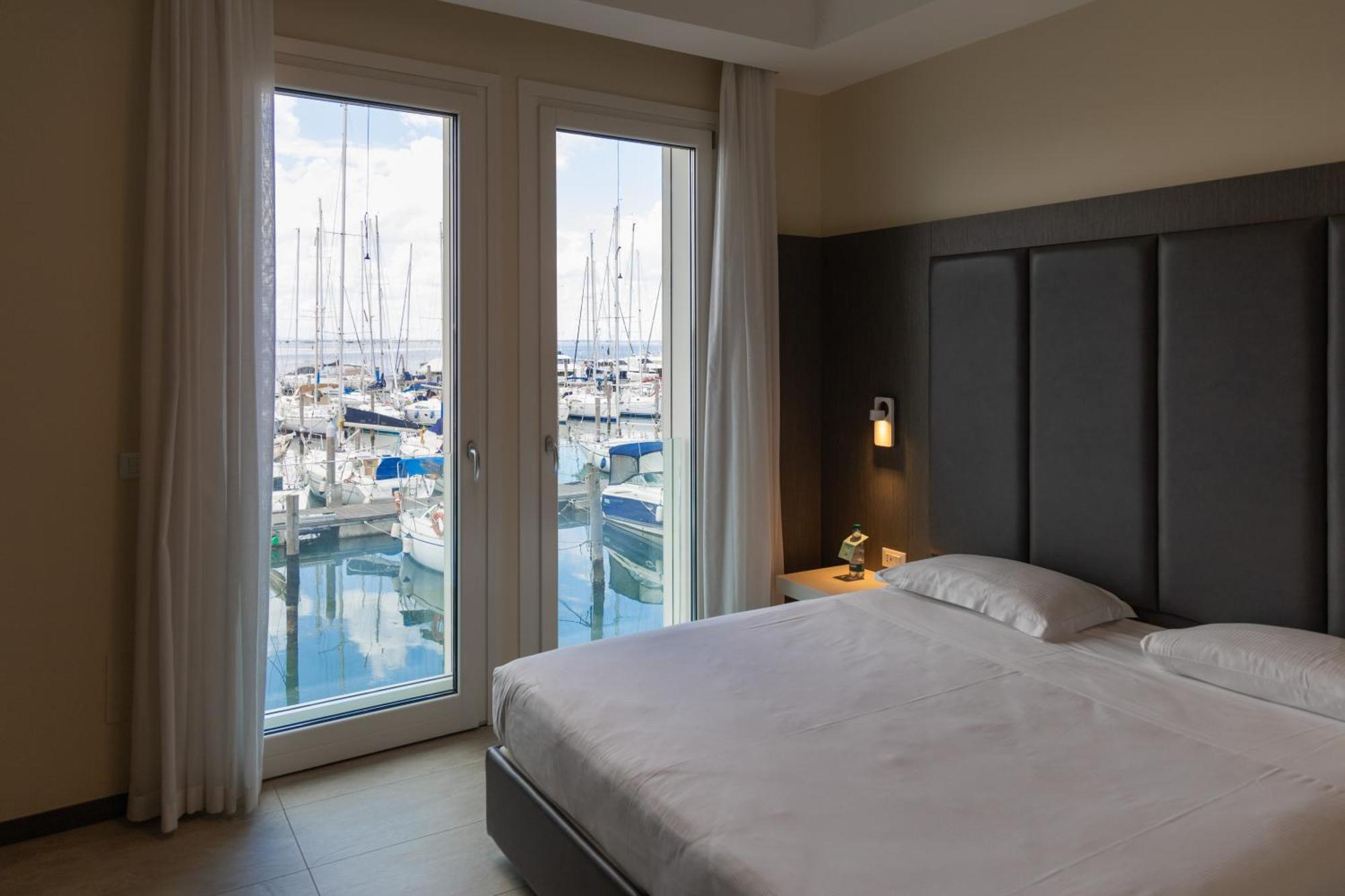 Mosella Suite Hotel Sottomarina Esterno foto