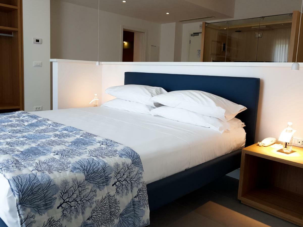Mosella Suite Hotel Sottomarina Esterno foto